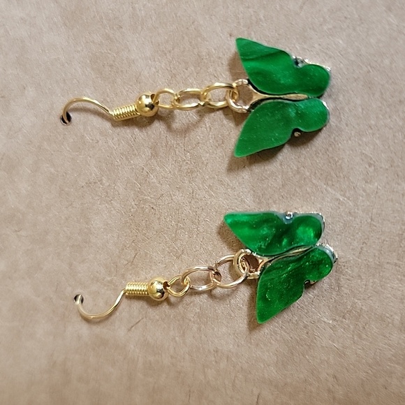 Emerald green butterfly earings - Picture 1 of 4